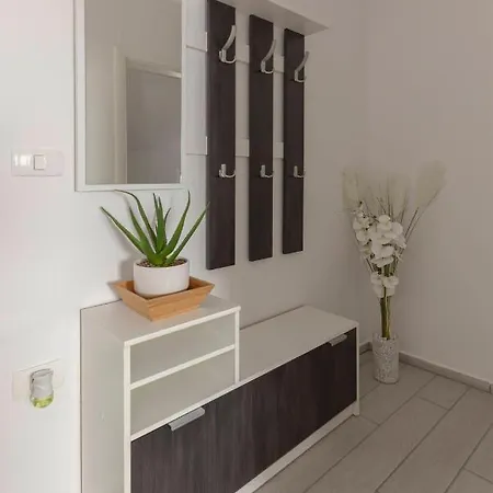 Era Apartment *