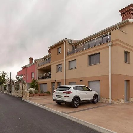 Era Apartment *