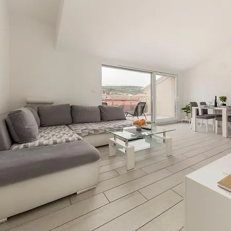 Apartment Era *